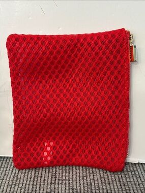 🟢3/$15 Red Mesh Zip Pouch - Stylish Everyday Bag with chunky goldtone zipper